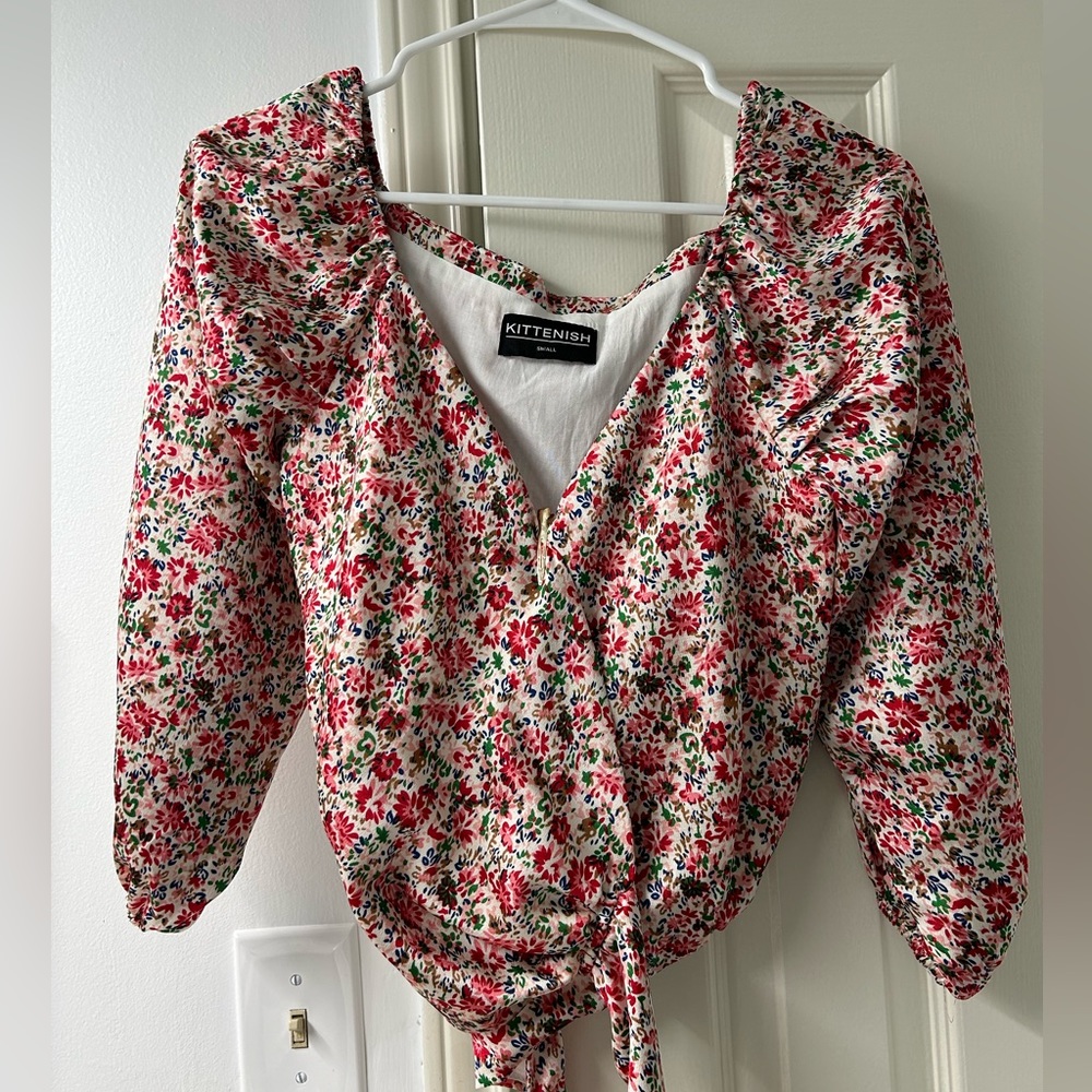 Kittenish Wrap Top Small